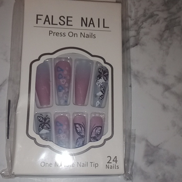 Pretty Nails 💅😍 - Picture 3 of 5